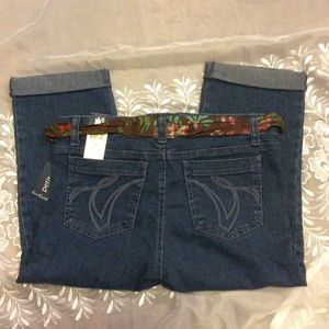 NWT Gloria Vanderbilt Jean Capris - 6P